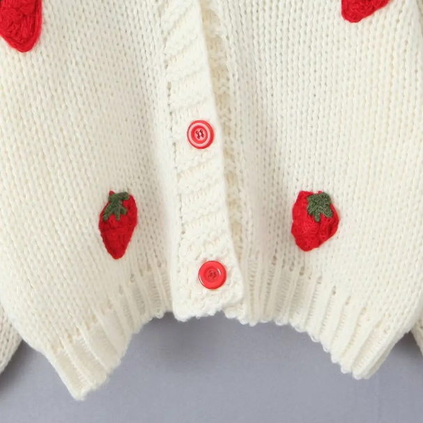 Nouvelle  tendance 2024  un tricot blanc avec des fraises 🍓 ( S, M,XL, XXL)